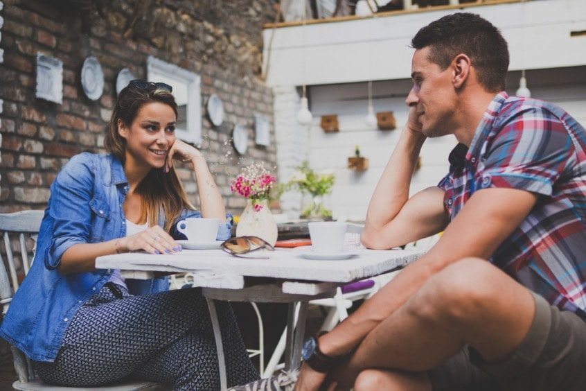 Comment se débute une rencontre amoureuse ?